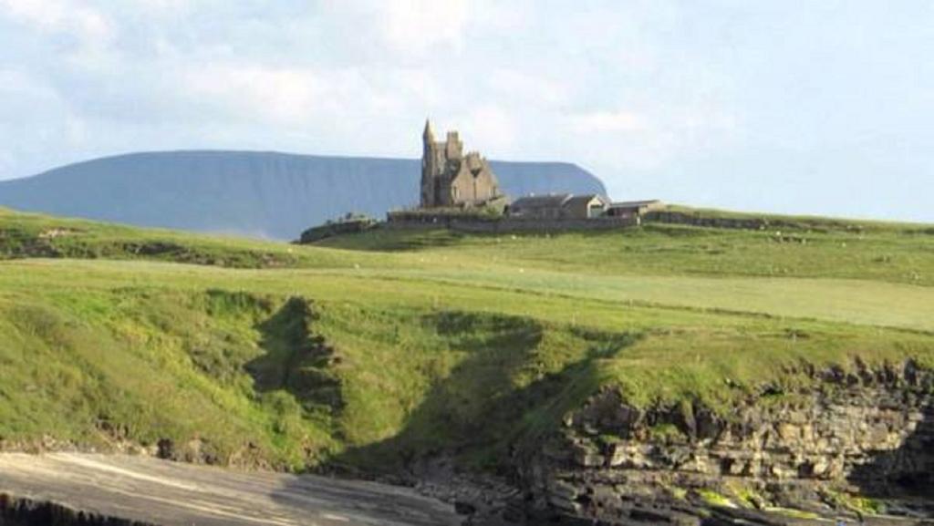 Ballaghnatrillick The Benwiskin Centre מראה חיצוני תמונה